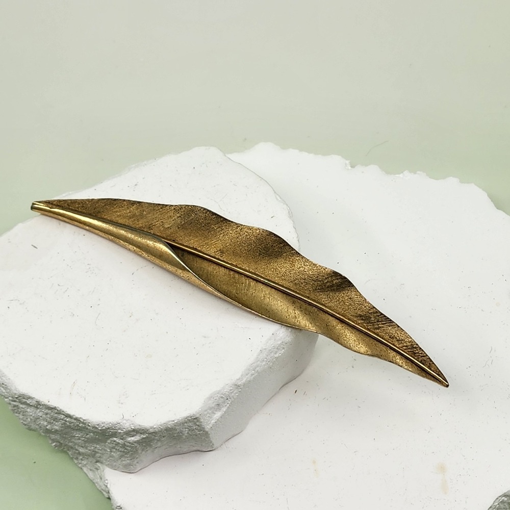 Trifari Vintage Gold Tone Long Leaf Brooch Pin Modernist Textured Statement